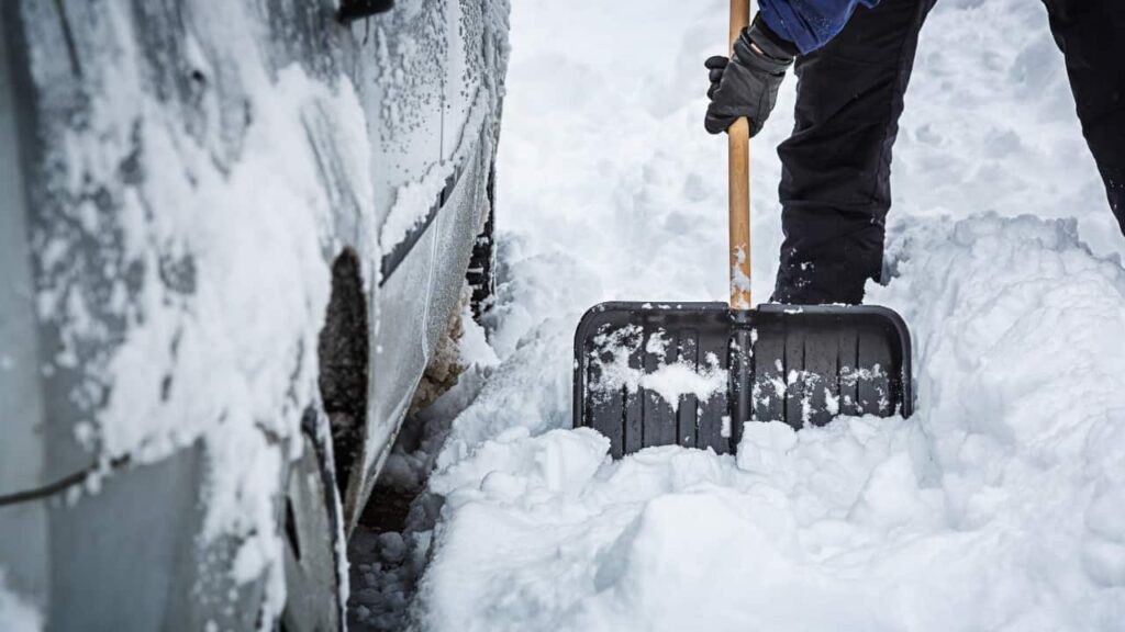 How to unfreeze garage door? Simplest way is to remove the snow that is in front of your garage.
