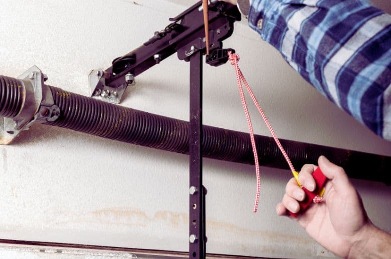 Disconnecting door opener emergency Release Cord because the garage door wont shut