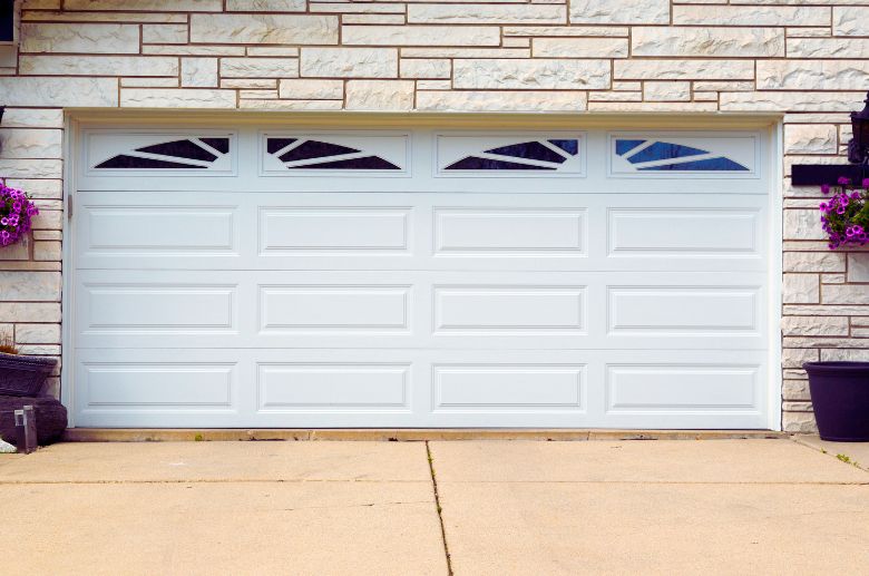 Long panel garage door